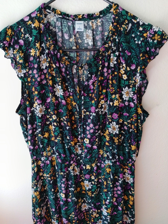 Old Navy Dresses & Skirts - Old Navy Dark Green Floral Cap-Sleeve Tunic with Purple & Yellow Blooms.